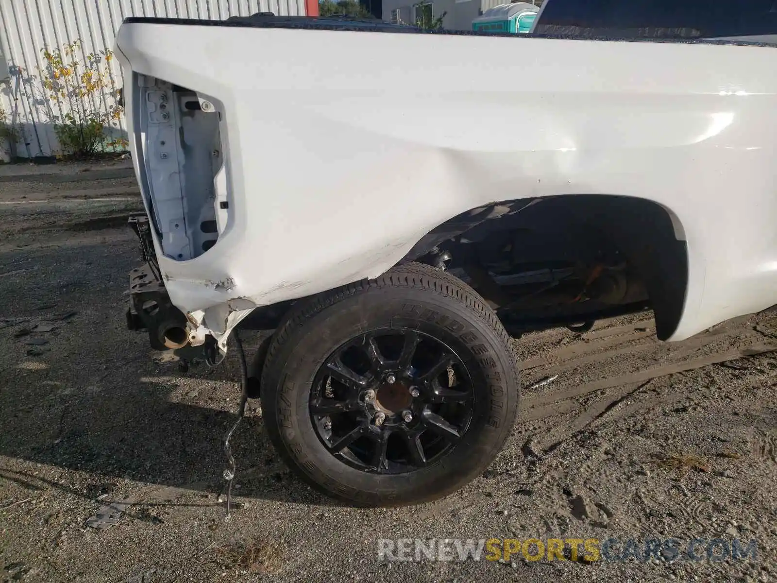 9 Photograph of a damaged car 5TFUY5F18KX801440 TOYOTA TUNDRA 2019