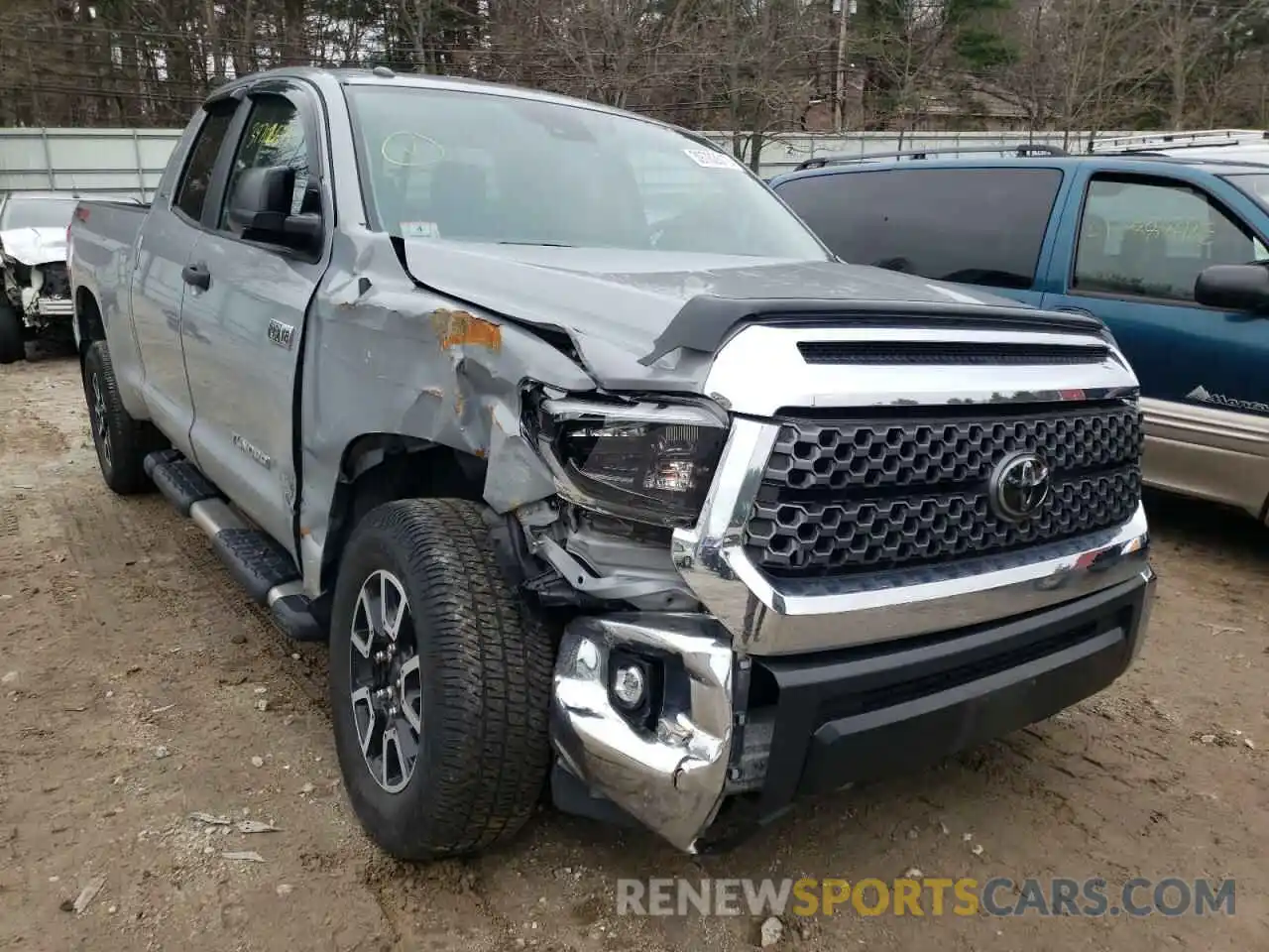 1 Photograph of a damaged car 5TFUY5F18KX813376 TOYOTA TUNDRA 2019