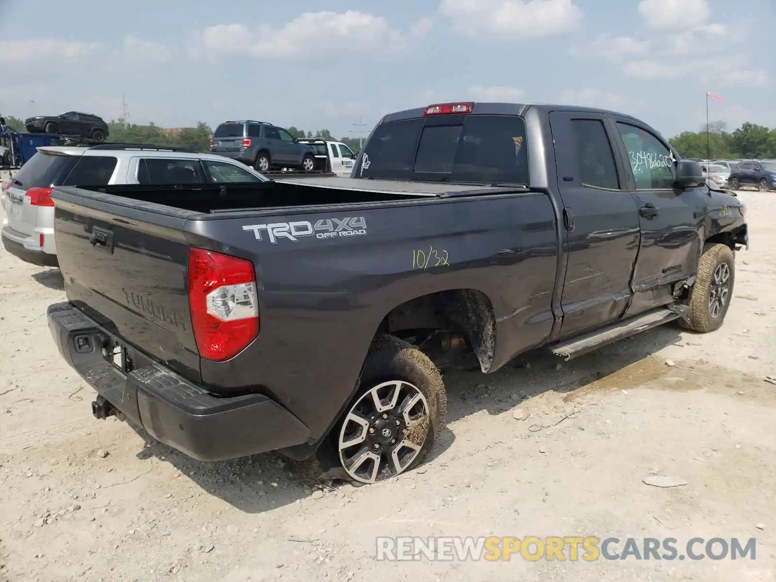 4 Photograph of a damaged car 5TFUY5F18KX851528 TOYOTA TUNDRA 2019