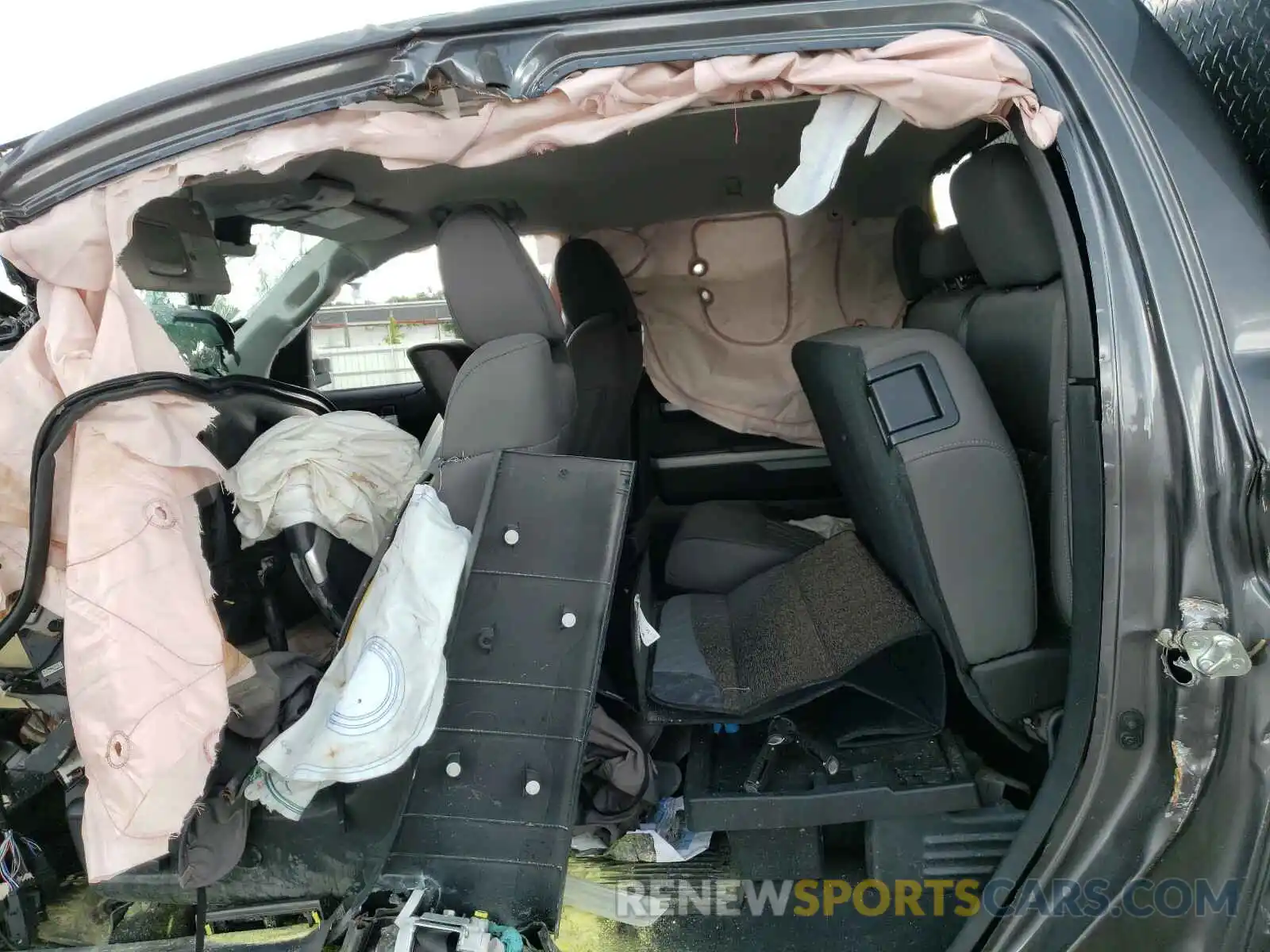 6 Photograph of a damaged car 5TFUY5F19KX781473 TOYOTA TUNDRA 2019