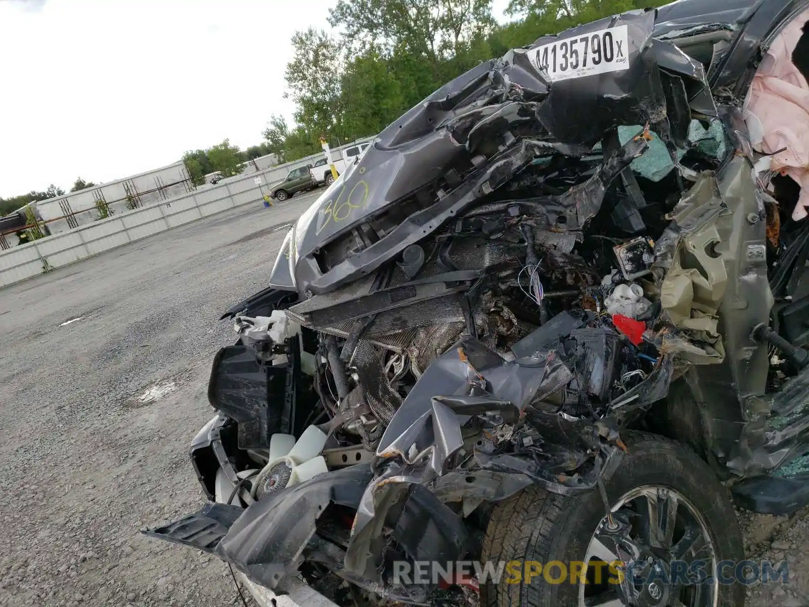 7 Фотография поврежденного автомобиля 5TFUY5F19KX781473 TOYOTA TUNDRA 2019