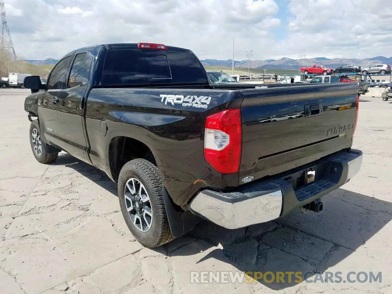 3 Фотография поврежденного автомобиля 5TFUY5F19KX788715 TOYOTA TUNDRA 2019