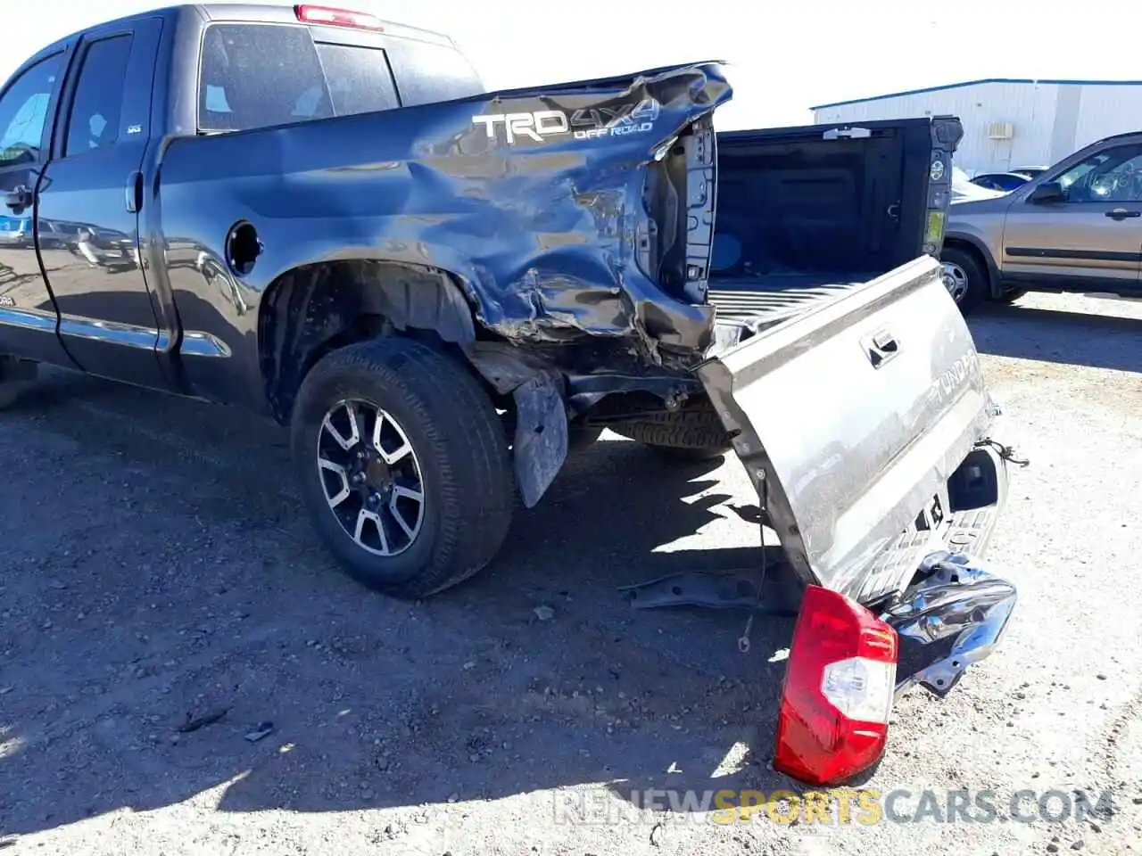 9 Photograph of a damaged car 5TFUY5F1XKX780798 TOYOTA TUNDRA 2019