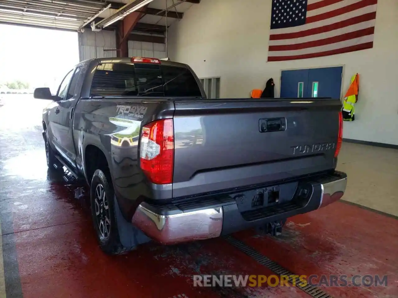 3 Photograph of a damaged car 5TFUY5F1XKX819017 TOYOTA TUNDRA 2019