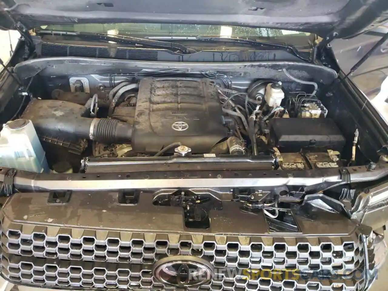 7 Photograph of a damaged car 5TFUY5F1XKX819017 TOYOTA TUNDRA 2019