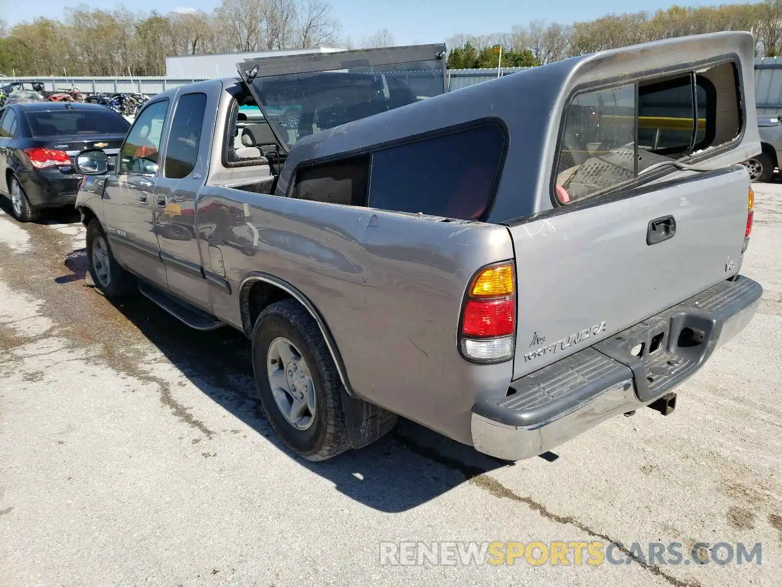 3 Photograph of a damaged car 5TBRT3410YS106811 TOYOTA TUNDRA 2020