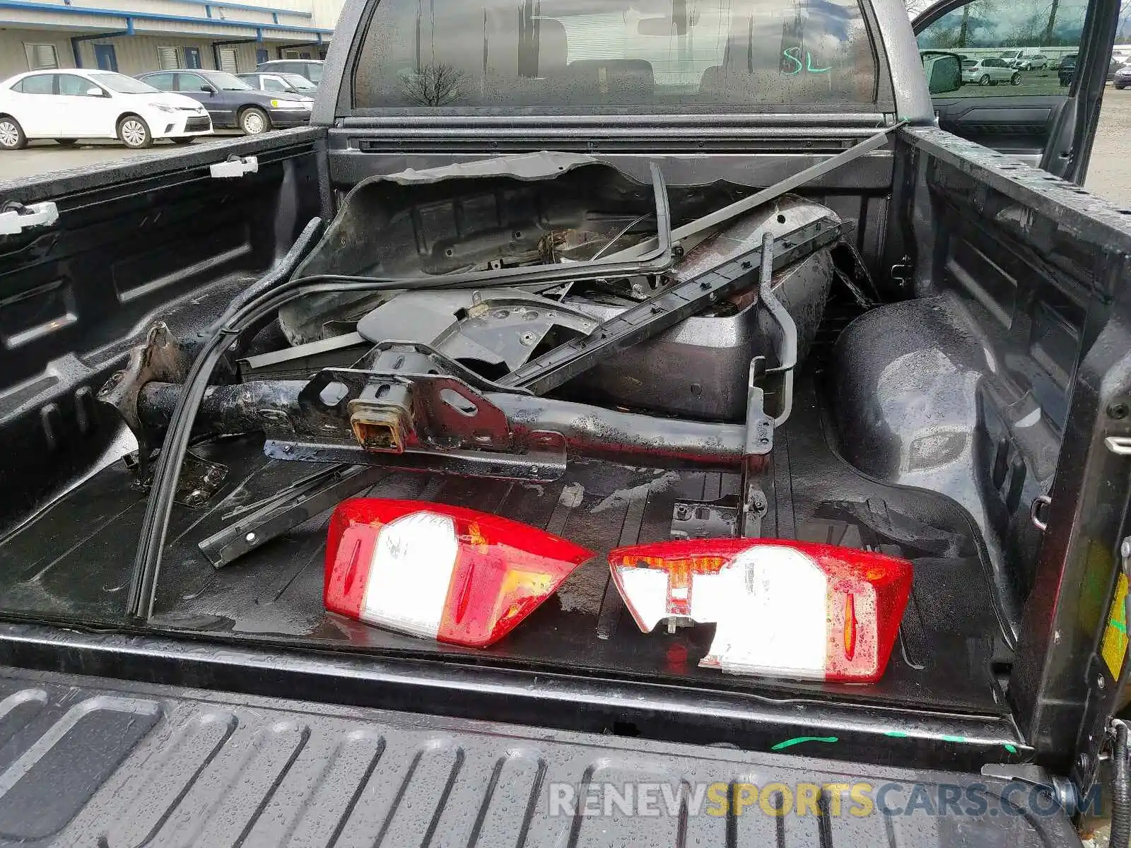 9 Photograph of a damaged car 5TFAY5F11LX886626 TOYOTA TUNDRA 2020