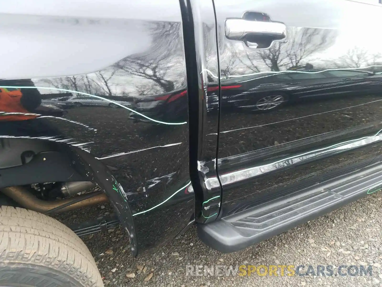 9 Photograph of a damaged car 5TFAY5F12LX927961 TOYOTA TUNDRA 2020