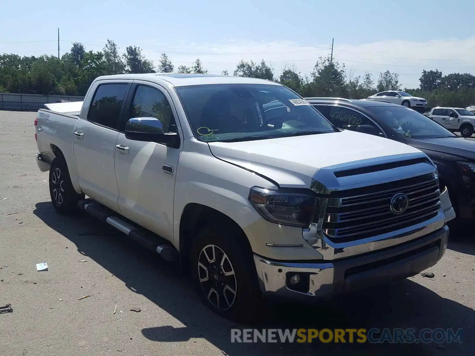 1 Photograph of a damaged car 5TFAY5F14LX895708 TOYOTA TUNDRA 2020