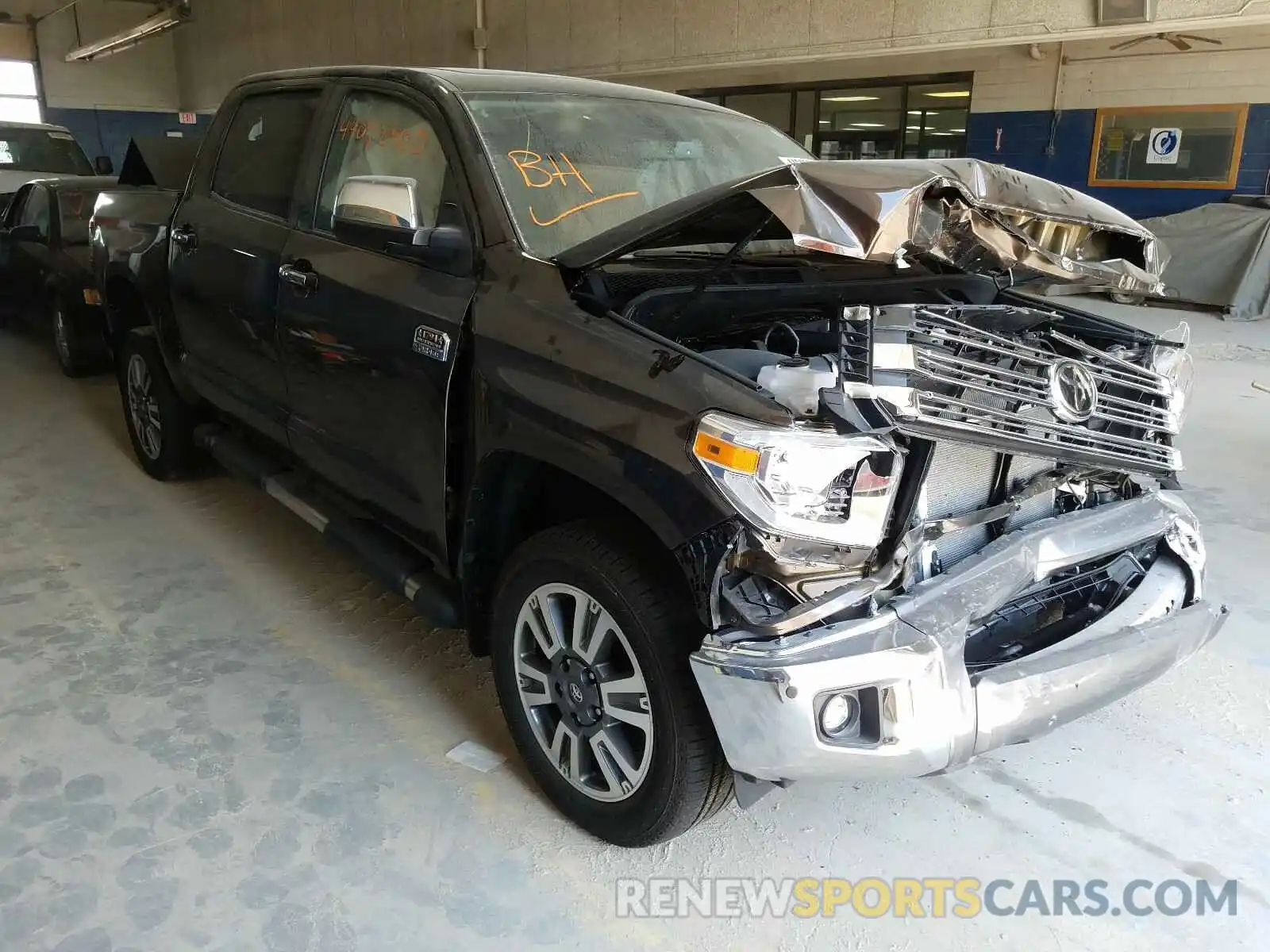 1 Photograph of a damaged car 5TFAY5F14LX905959 TOYOTA TUNDRA 2020