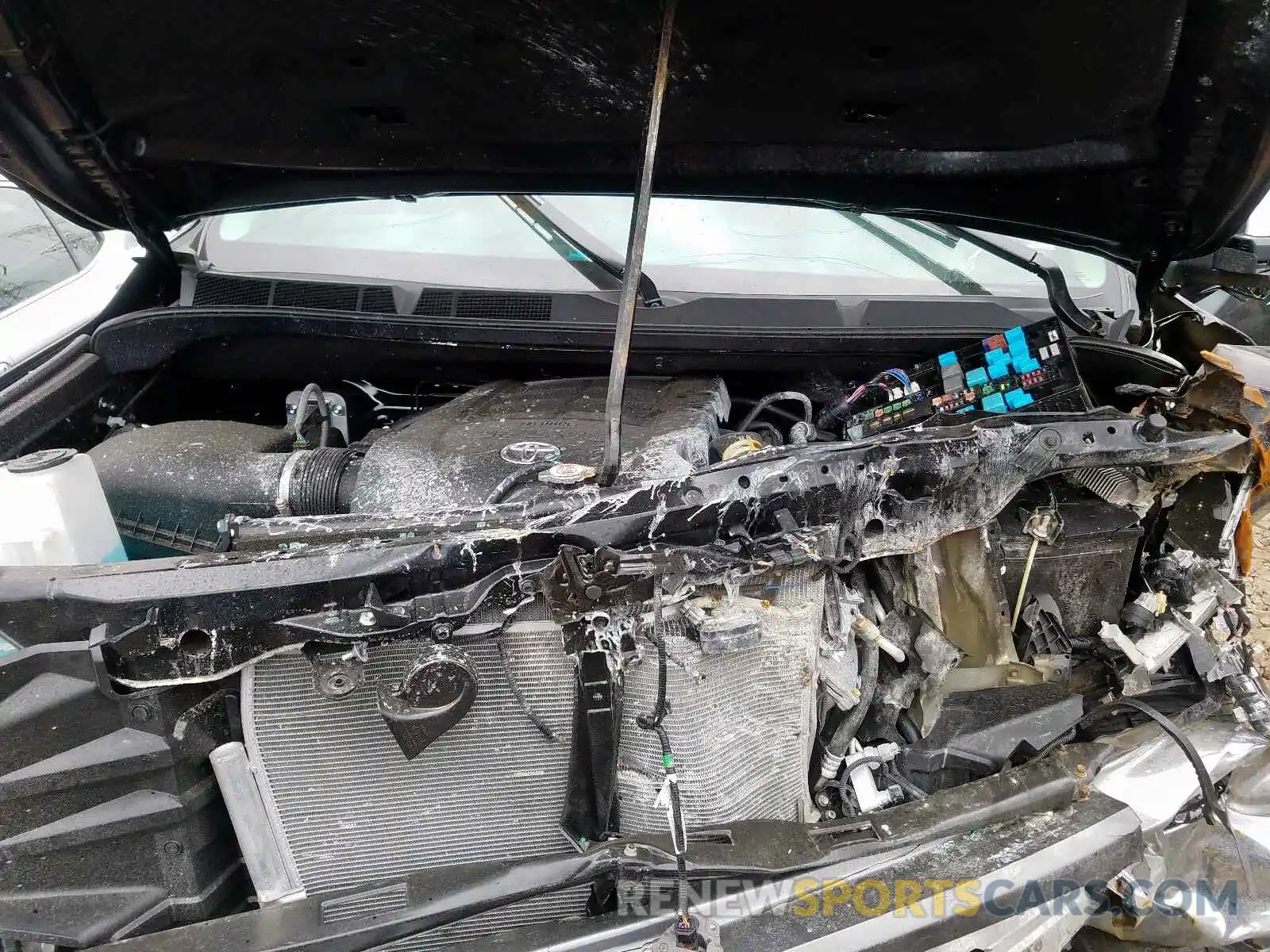 7 Photograph of a damaged car 5TFAY5F14LX915729 TOYOTA TUNDRA 2020