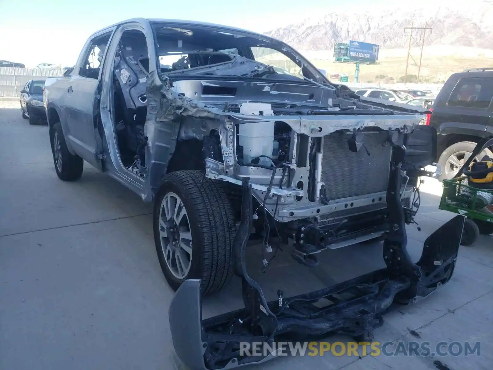 1 Photograph of a damaged car 5TFAY5F14LX918338 TOYOTA TUNDRA 2020