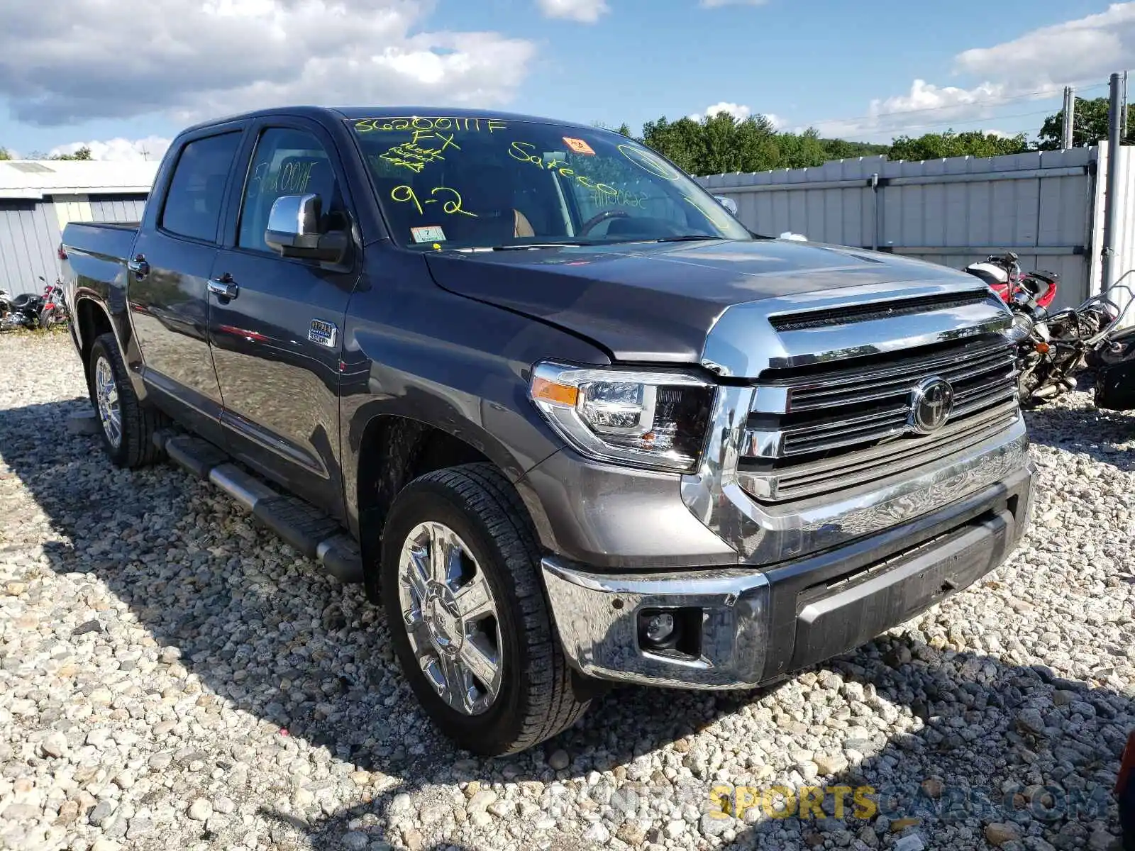 1 Photograph of a damaged car 5TFAY5F15LX917764 TOYOTA TUNDRA 2020