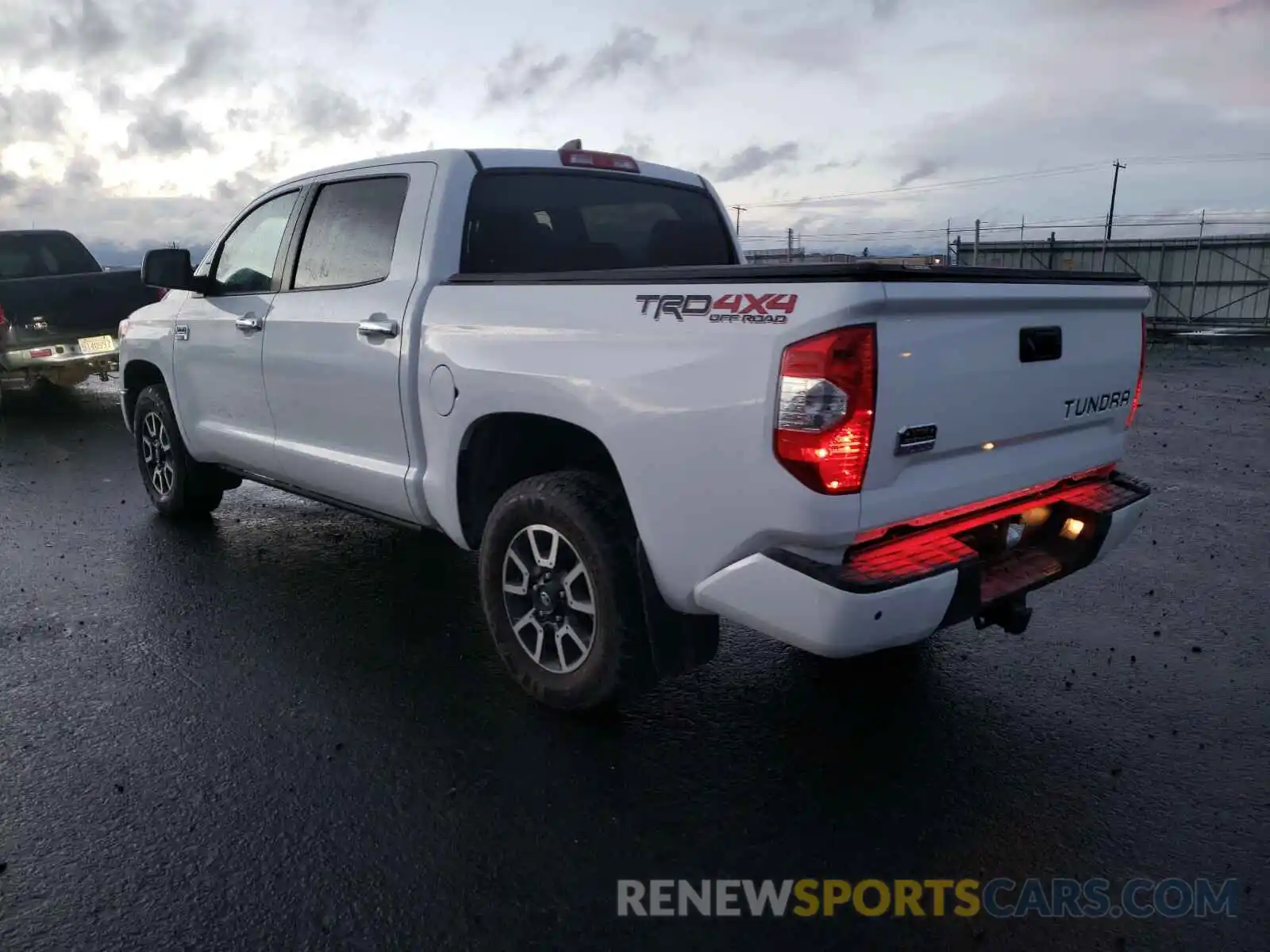 3 Photograph of a damaged car 5TFAY5F16LX911391 TOYOTA TUNDRA 2020