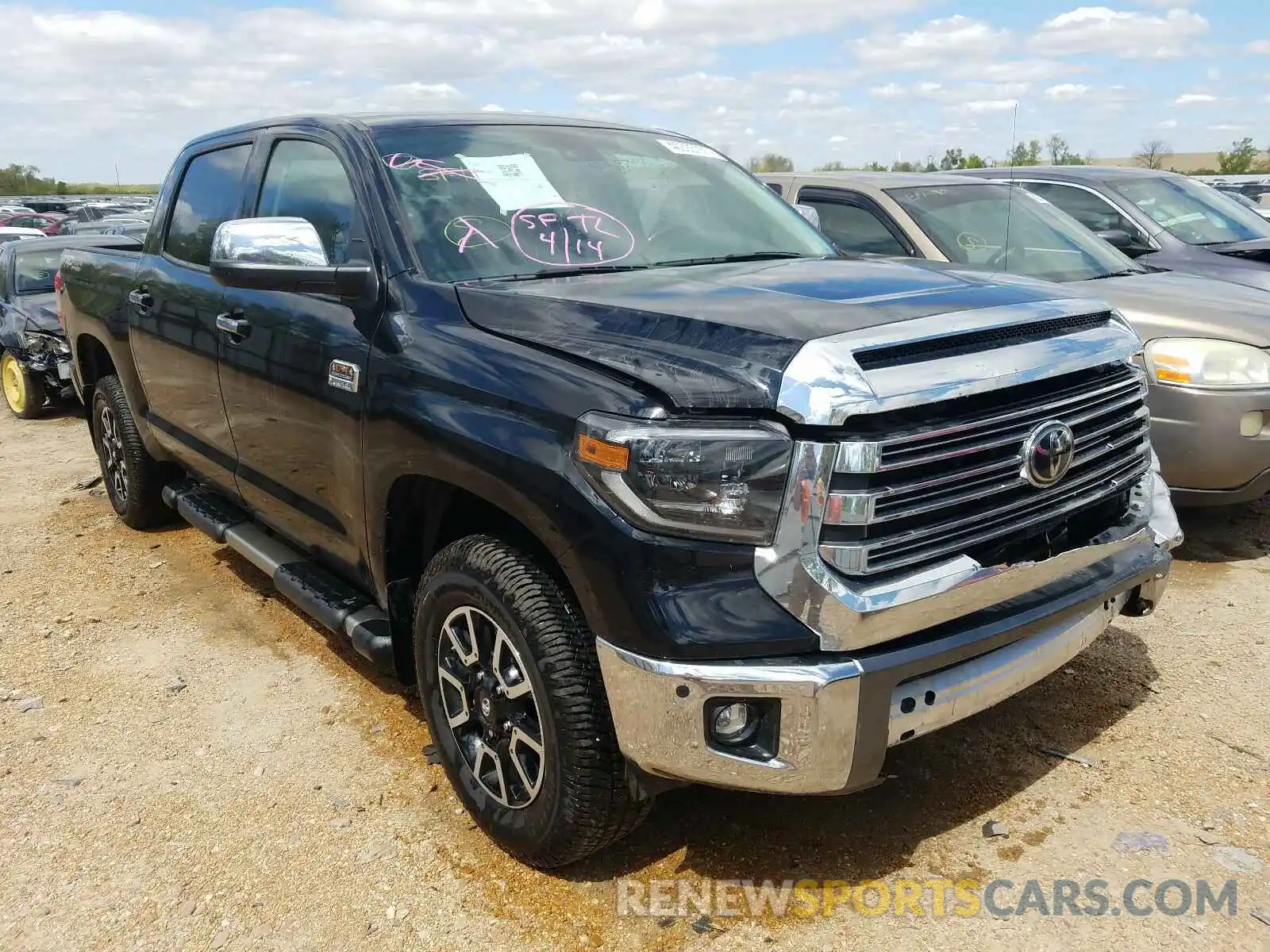 1 Photograph of a damaged car 5TFAY5F17LX933285 TOYOTA TUNDRA 2020