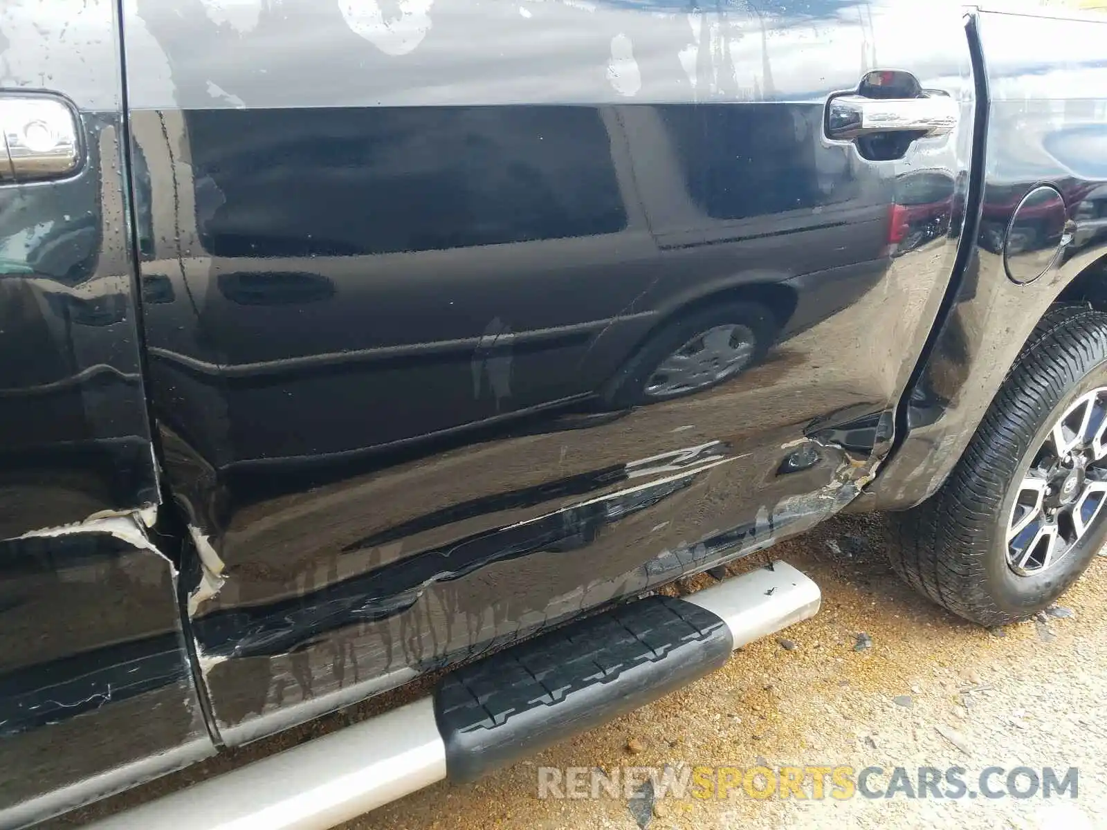 9 Photograph of a damaged car 5TFAY5F17LX933285 TOYOTA TUNDRA 2020