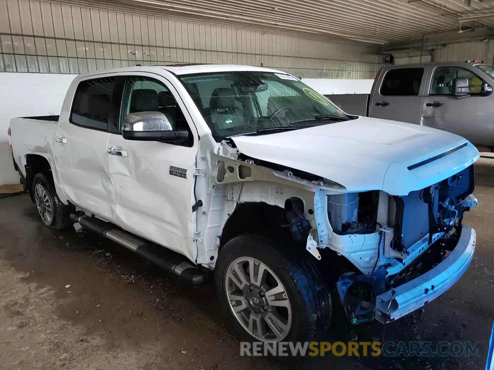 1 Photograph of a damaged car 5TFAY5F18LX895632 TOYOTA TUNDRA 2020