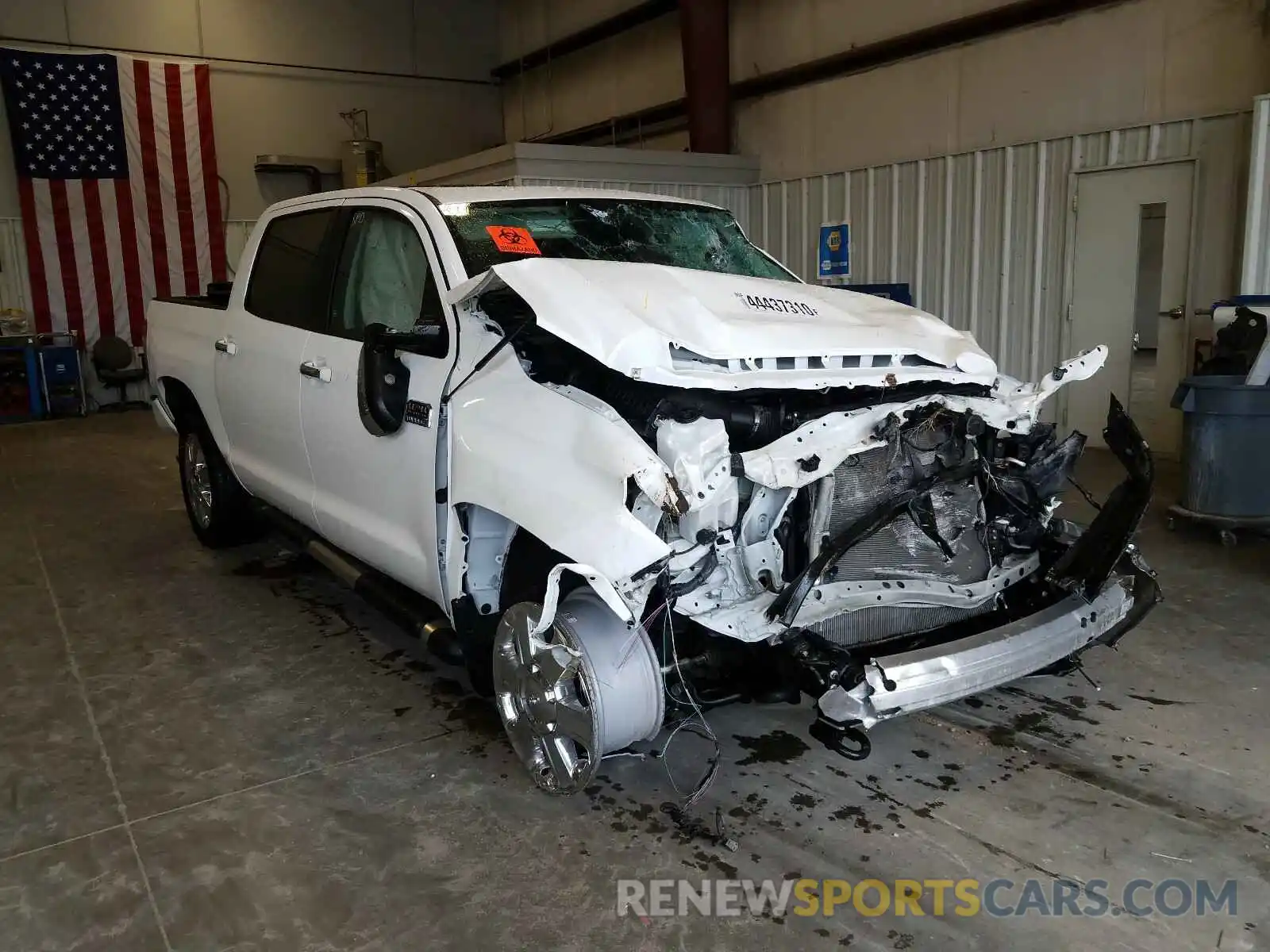 1 Photograph of a damaged car 5TFAY5F18LX904183 TOYOTA TUNDRA 2020