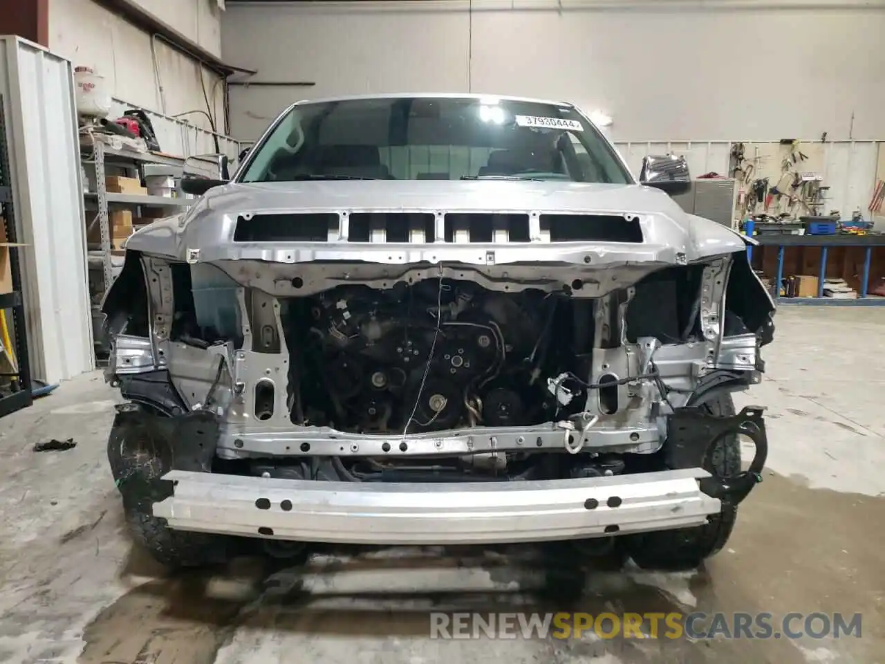 5 Photograph of a damaged car 5TFAY5F18LX935692 TOYOTA TUNDRA 2020