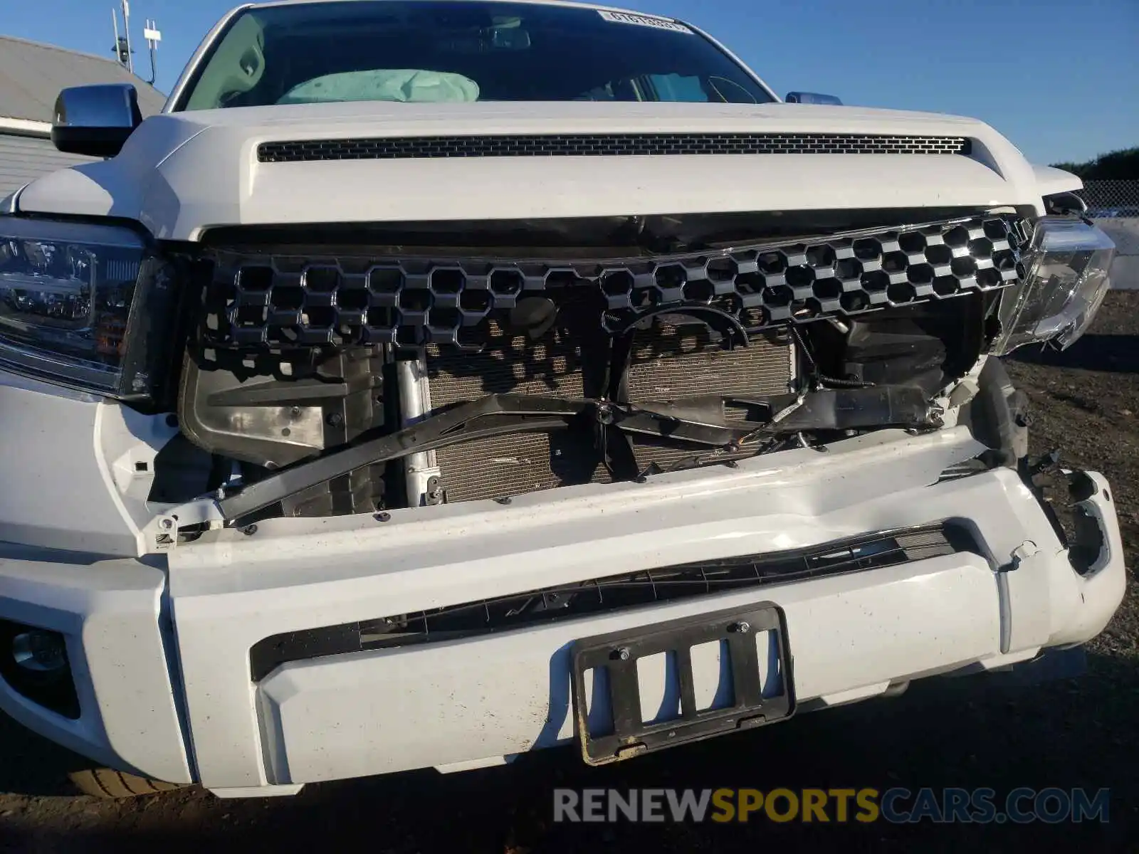 9 Photograph of a damaged car 5TFAY5F19LX903463 TOYOTA TUNDRA 2020