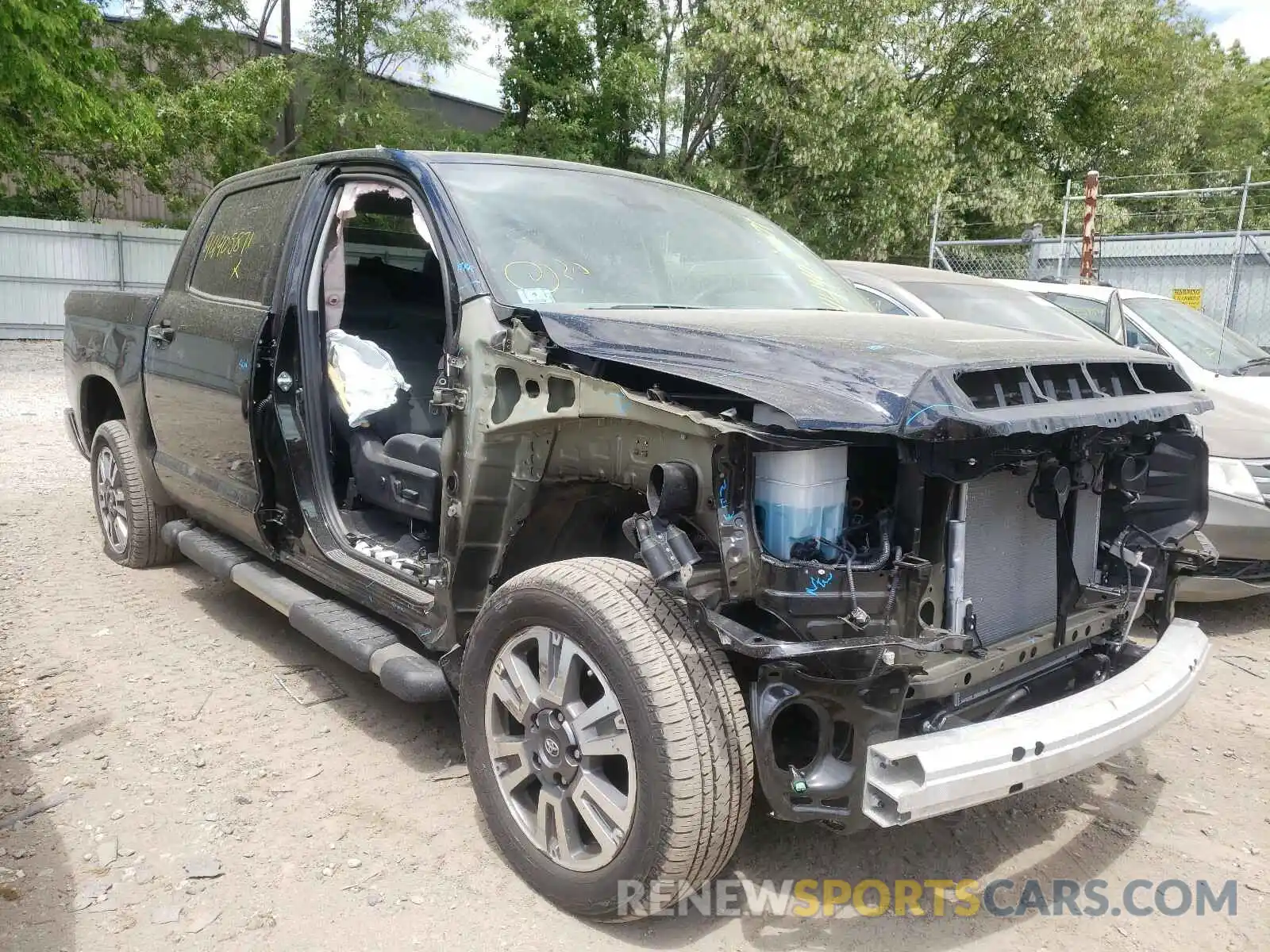 1 Photograph of a damaged car 5TFAY5F19LX927617 TOYOTA TUNDRA 2020