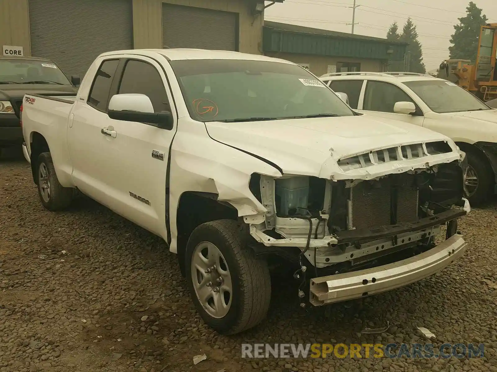 1 Photograph of a damaged car 5TFBY5F12LX886266 TOYOTA TUNDRA 2020