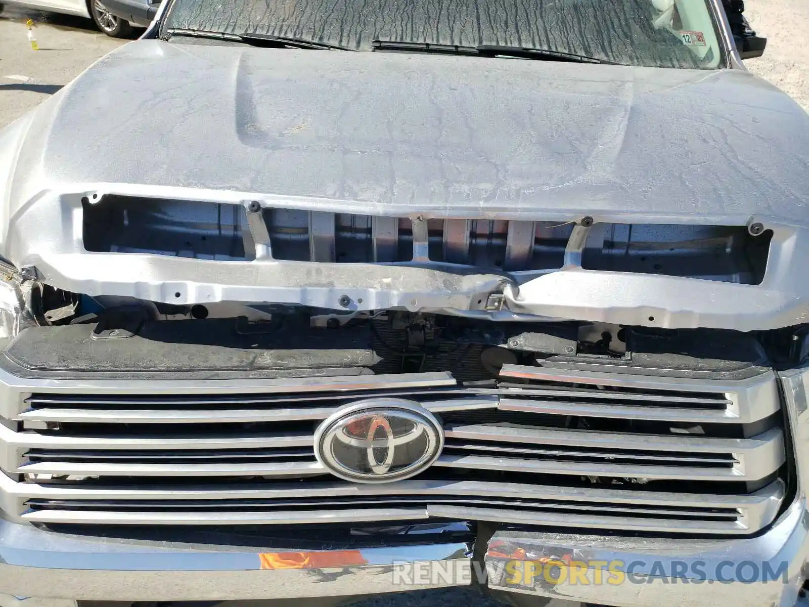 7 Photograph of a damaged car 5TFBY5F13LX952890 TOYOTA TUNDRA 2020