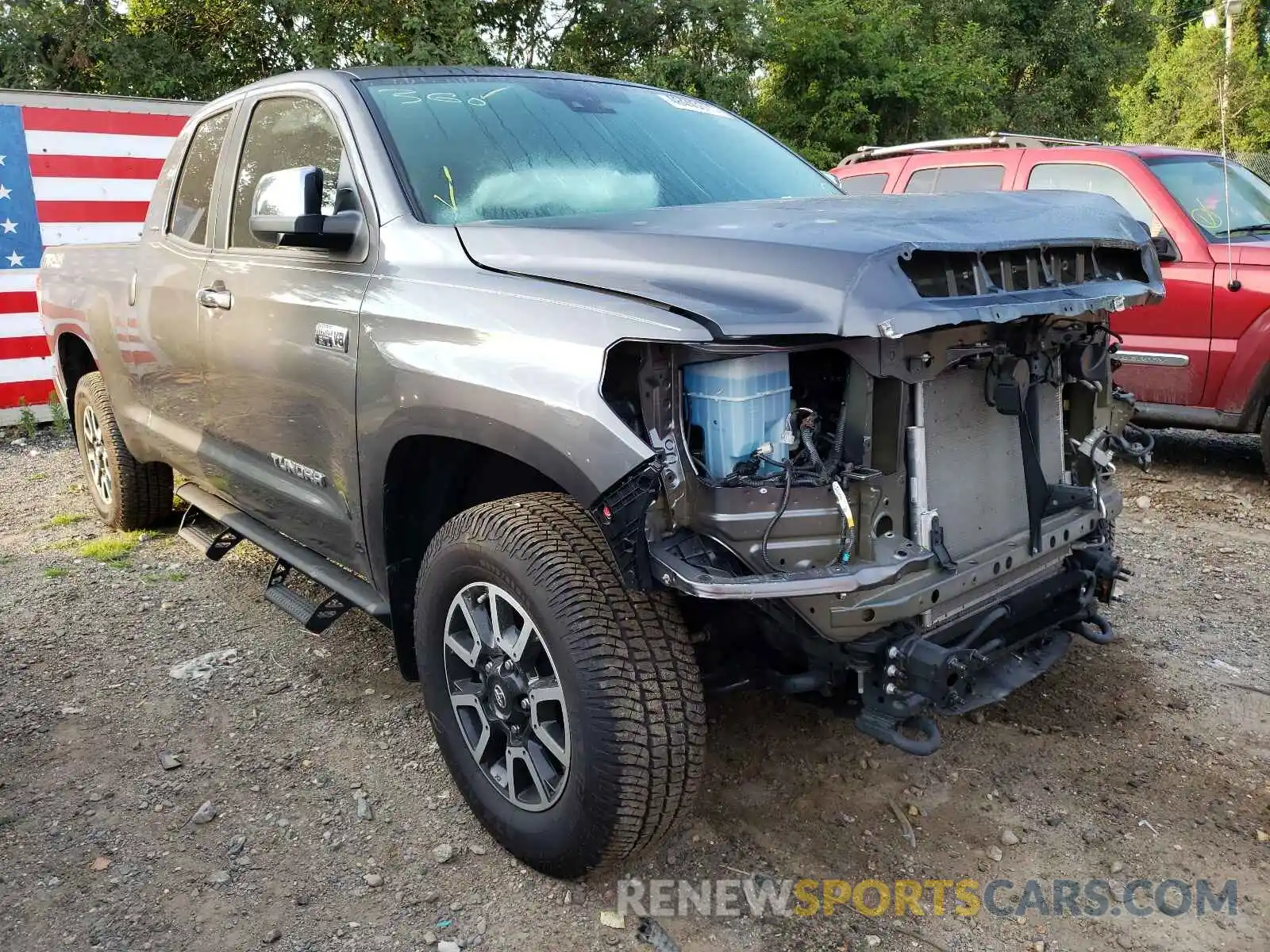 1 Photograph of a damaged car 5TFBY5F15LX882227 TOYOTA TUNDRA 2020