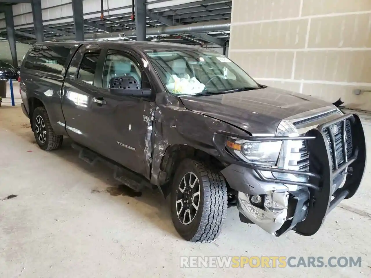 1 Photograph of a damaged car 5TFBY5F15LX937310 TOYOTA TUNDRA 2020