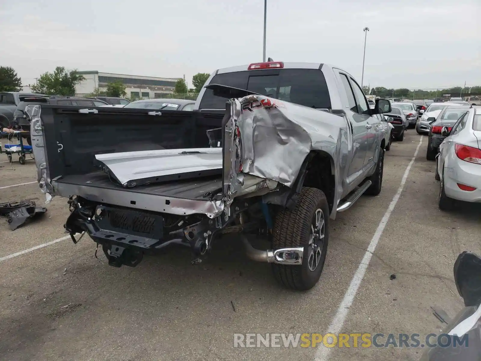 4 Photograph of a damaged car 5TFBY5F1XLX902200 TOYOTA TUNDRA 2020