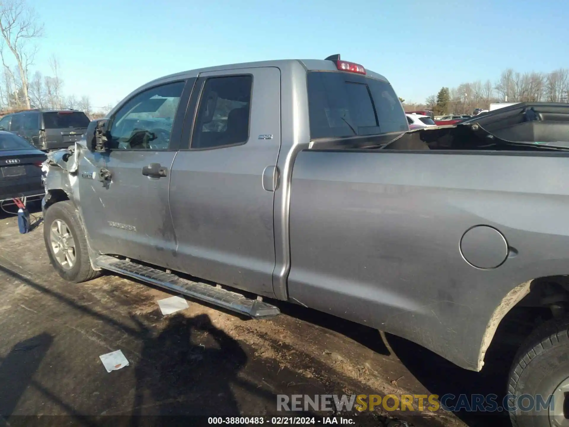 14 Photograph of a damaged car 5TFCY5F14LX025725 TOYOTA TUNDRA 2020