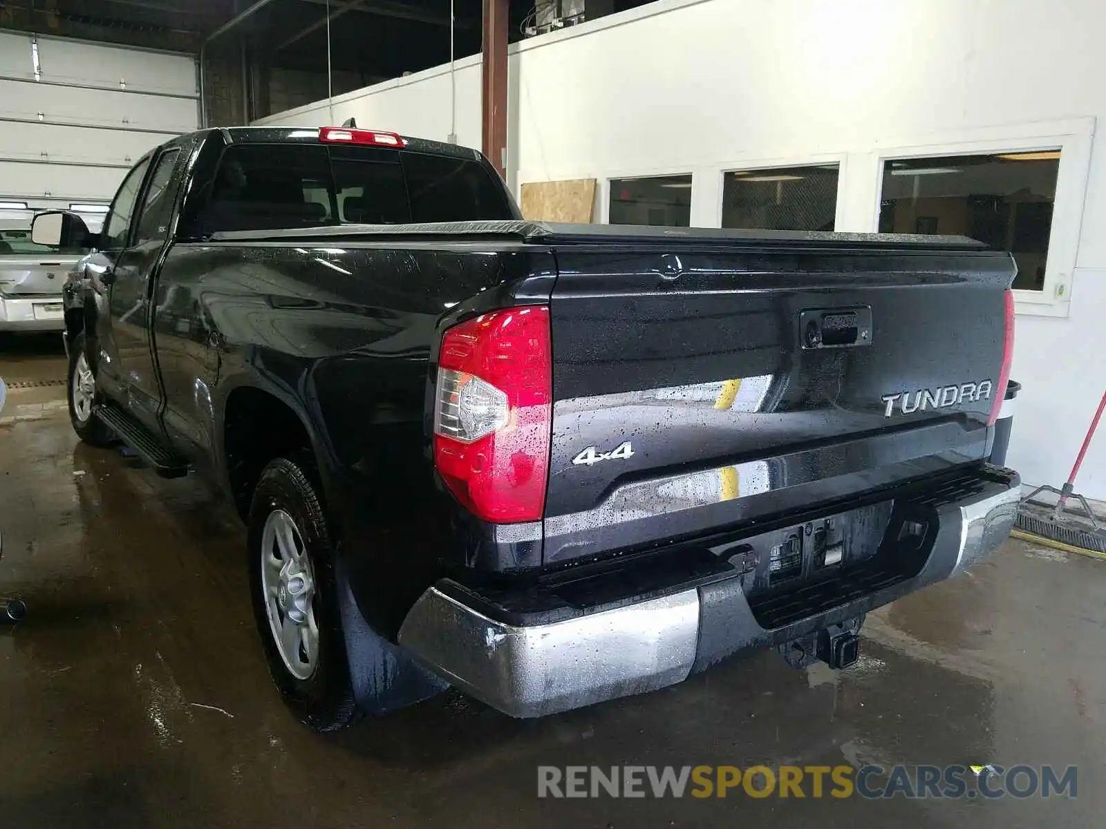 3 Photograph of a damaged car 5TFCY5F1XLX026006 TOYOTA TUNDRA 2020