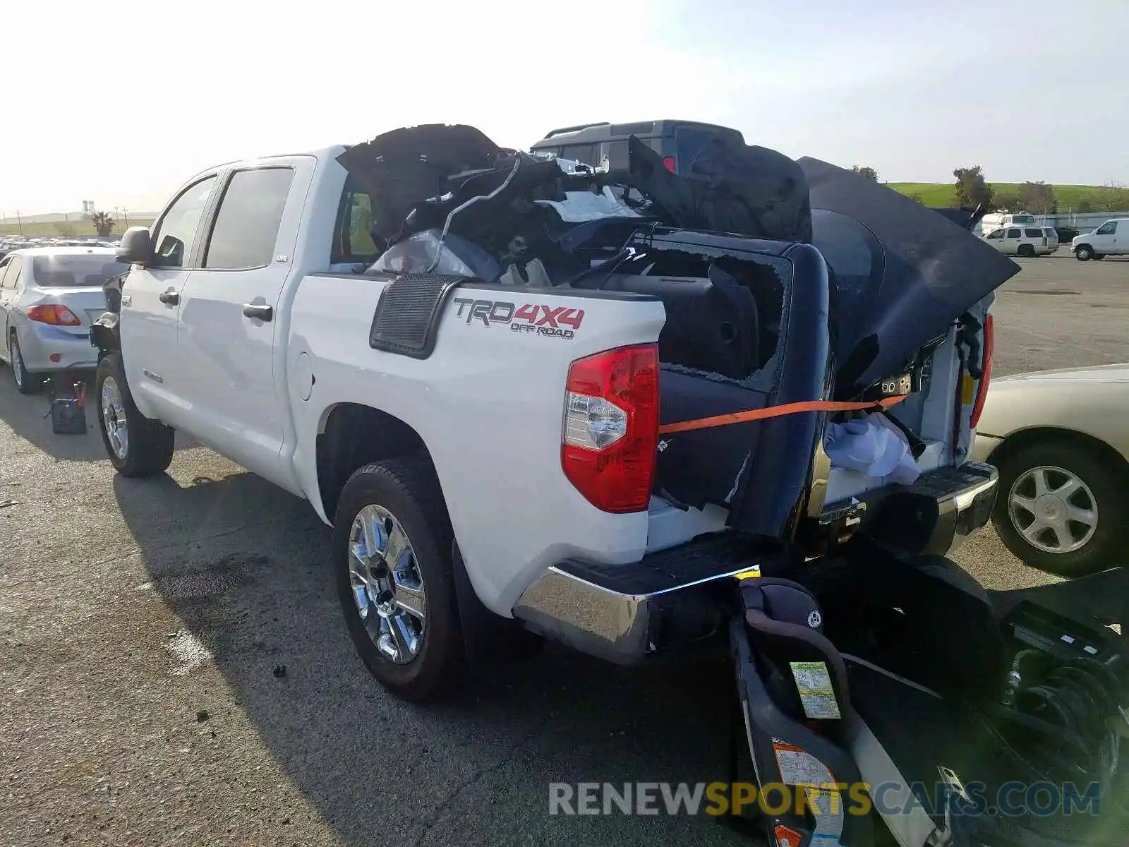 3 Photograph of a damaged car 5TFDY5F10LX880894 TOYOTA TUNDRA 2020