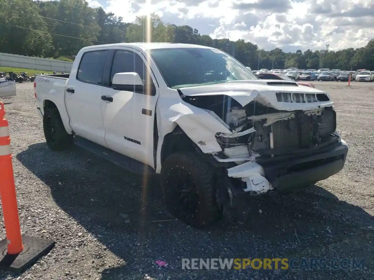 1 Photograph of a damaged car 5TFDY5F10LX891782 TOYOTA TUNDRA 2020