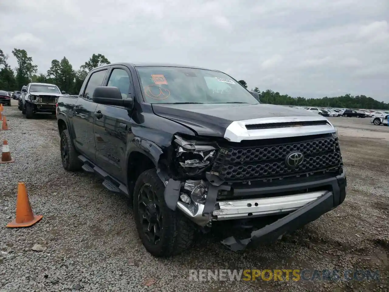 9 Photograph of a damaged car 5TFDY5F10LX895976 TOYOTA TUNDRA 2020