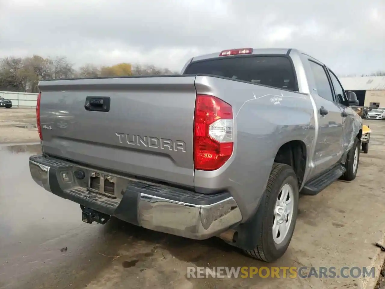 4 Photograph of a damaged car 5TFDY5F10LX926501 TOYOTA TUNDRA 2020