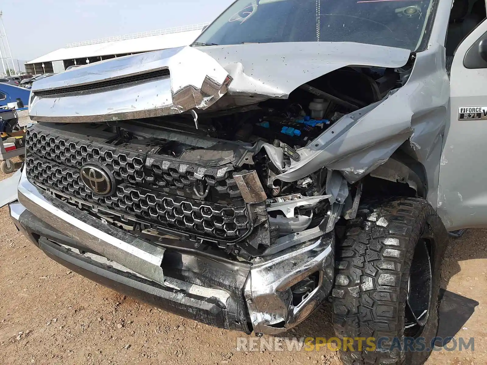 9 Photograph of a damaged car 5TFDY5F10LX928975 TOYOTA TUNDRA 2020