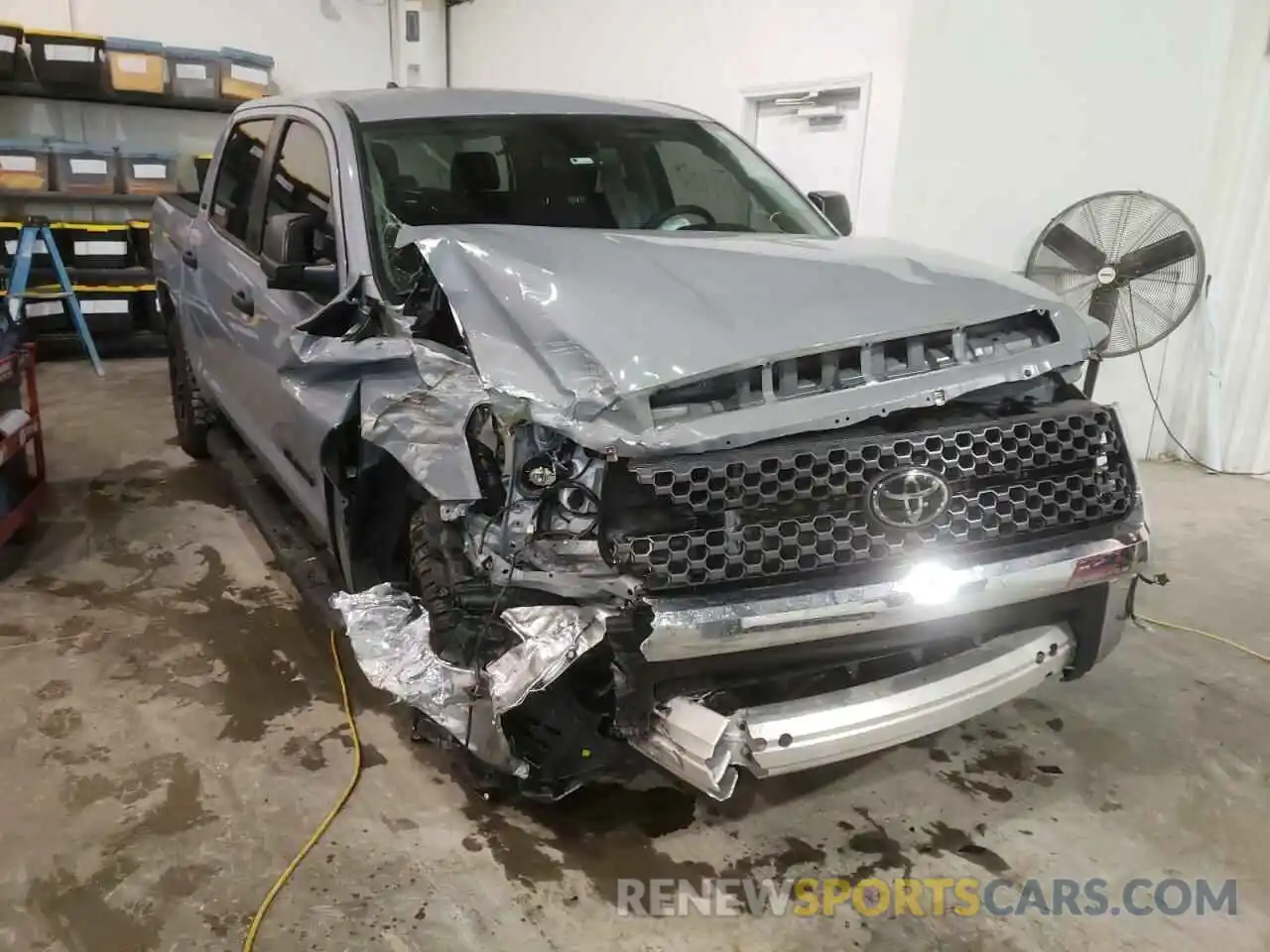 1 Photograph of a damaged car 5TFDY5F10LX938244 TOYOTA TUNDRA 2020