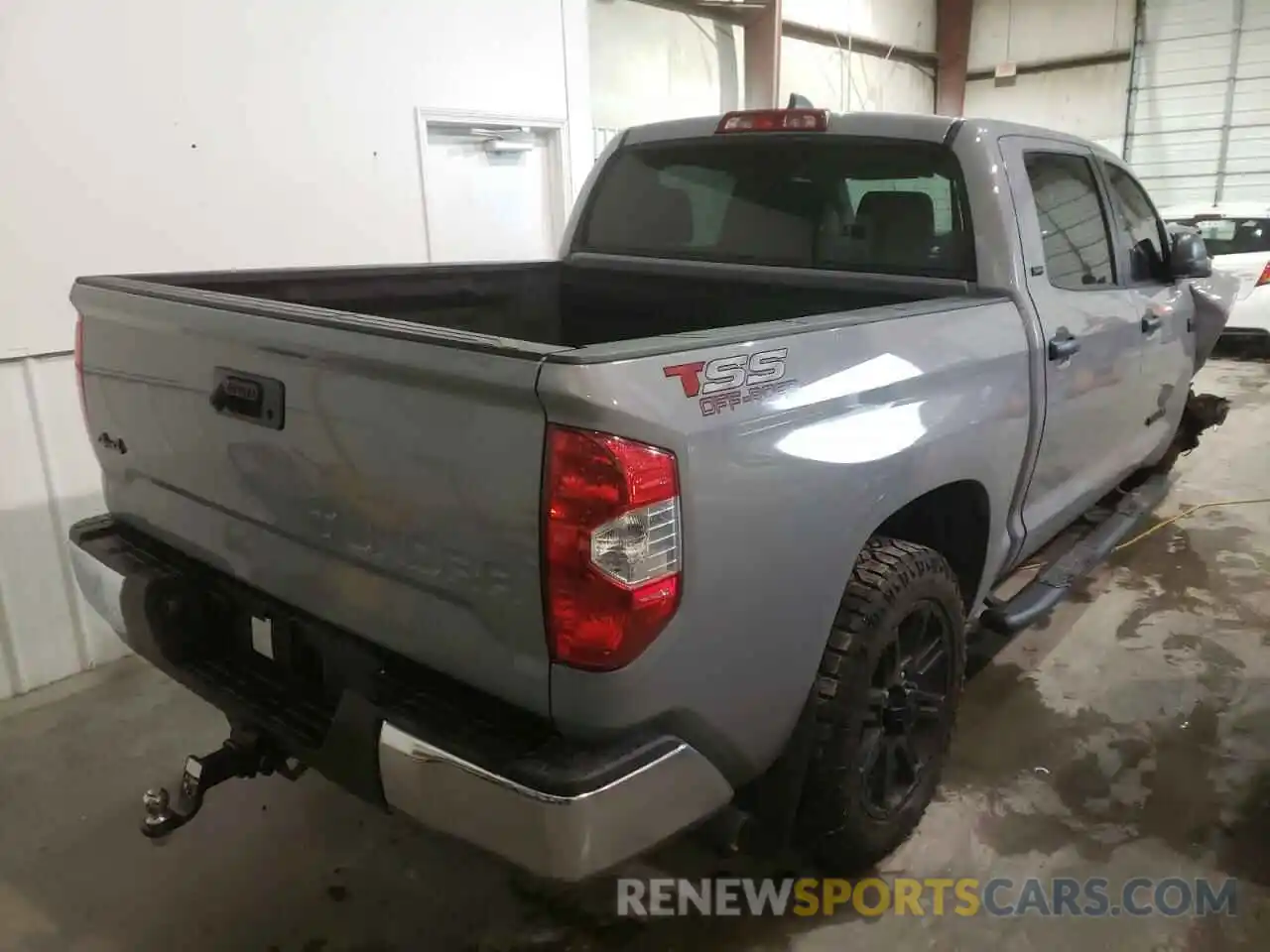 4 Photograph of a damaged car 5TFDY5F10LX938244 TOYOTA TUNDRA 2020