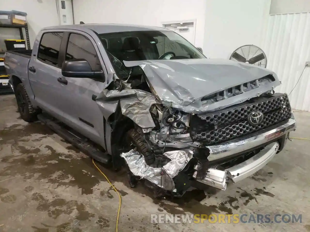 9 Photograph of a damaged car 5TFDY5F10LX938244 TOYOTA TUNDRA 2020