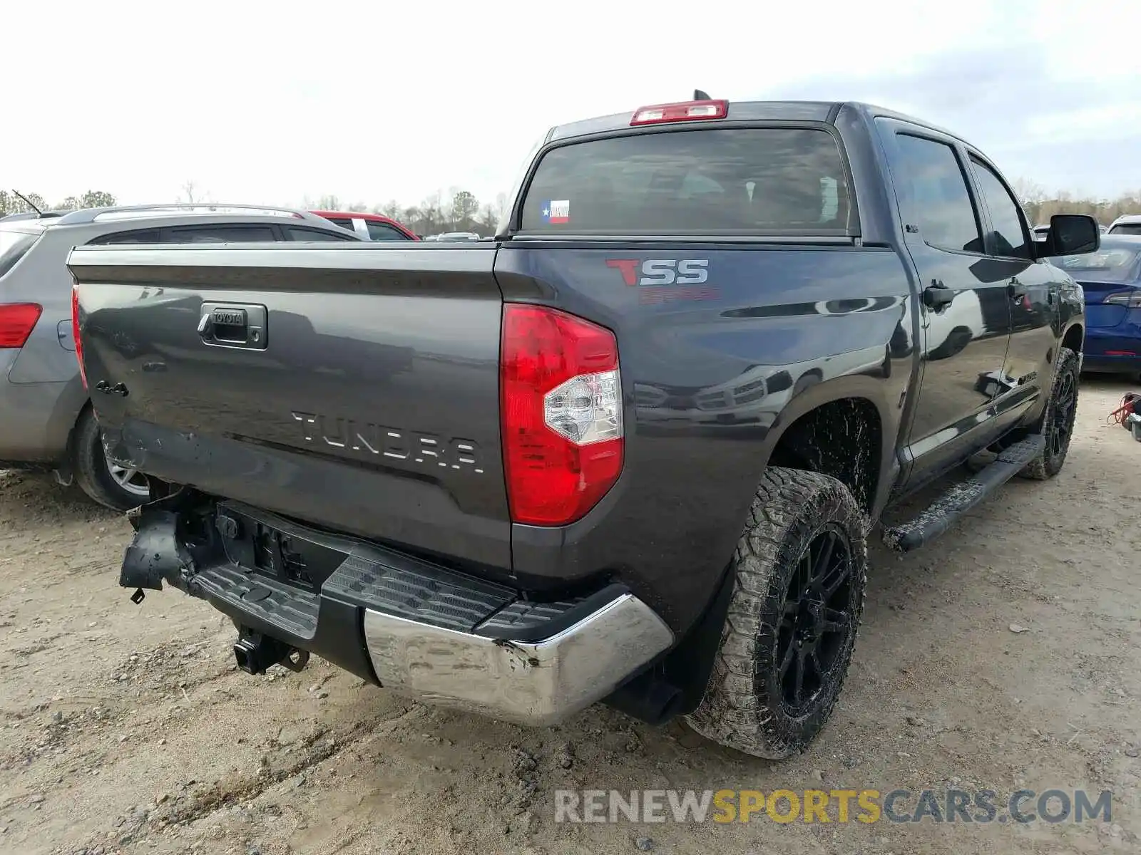 4 Photograph of a damaged car 5TFDY5F10LX940222 TOYOTA TUNDRA 2020