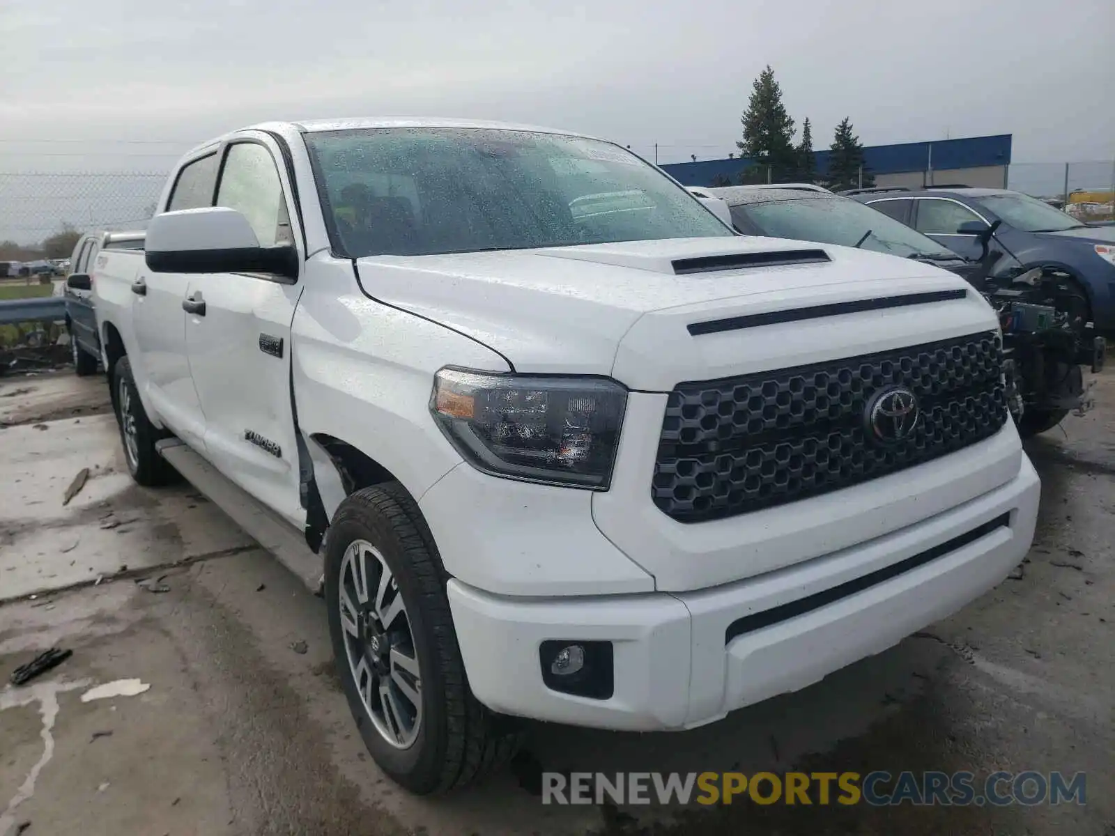 1 Photograph of a damaged car 5TFDY5F10LX946800 TOYOTA TUNDRA 2020