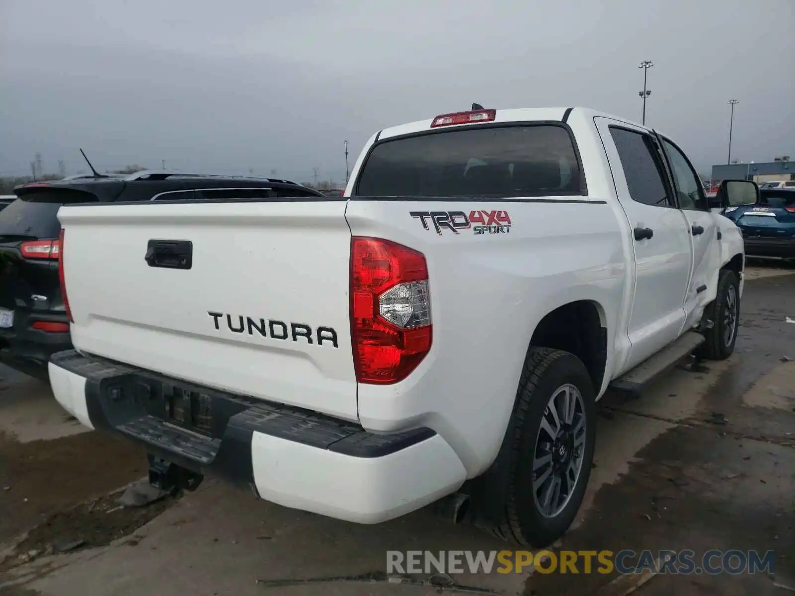 4 Photograph of a damaged car 5TFDY5F10LX946800 TOYOTA TUNDRA 2020