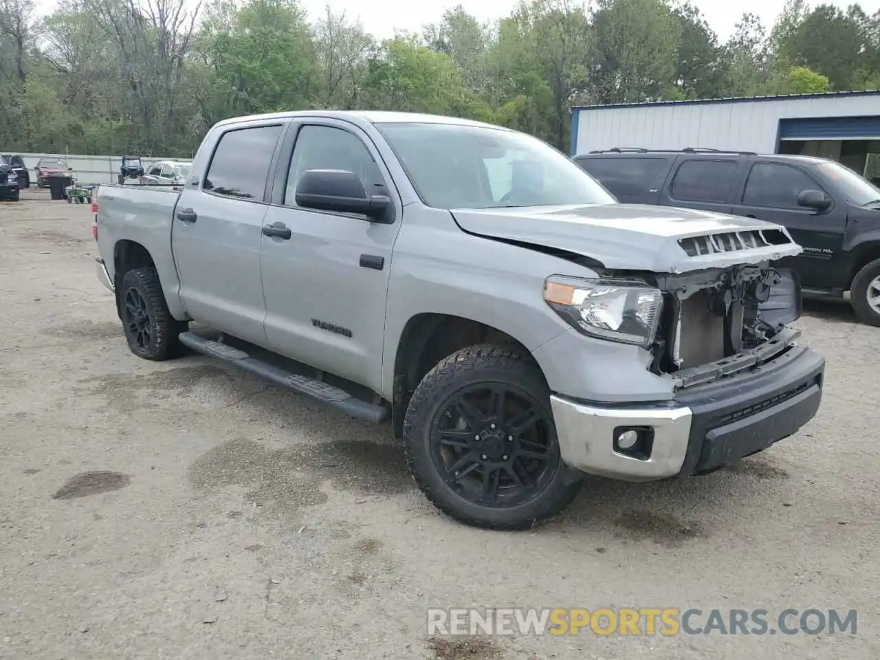 4 Photograph of a damaged car 5TFDY5F11LX880211 TOYOTA TUNDRA 2020