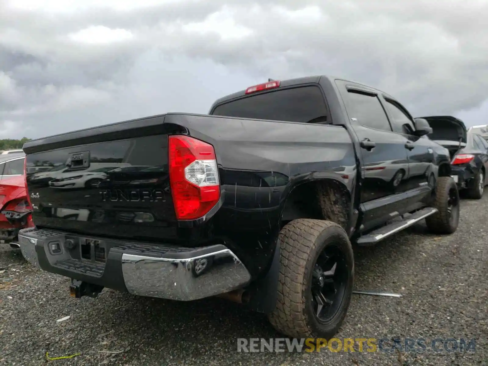 4 Photograph of a damaged car 5TFDY5F11LX884825 TOYOTA TUNDRA 2020