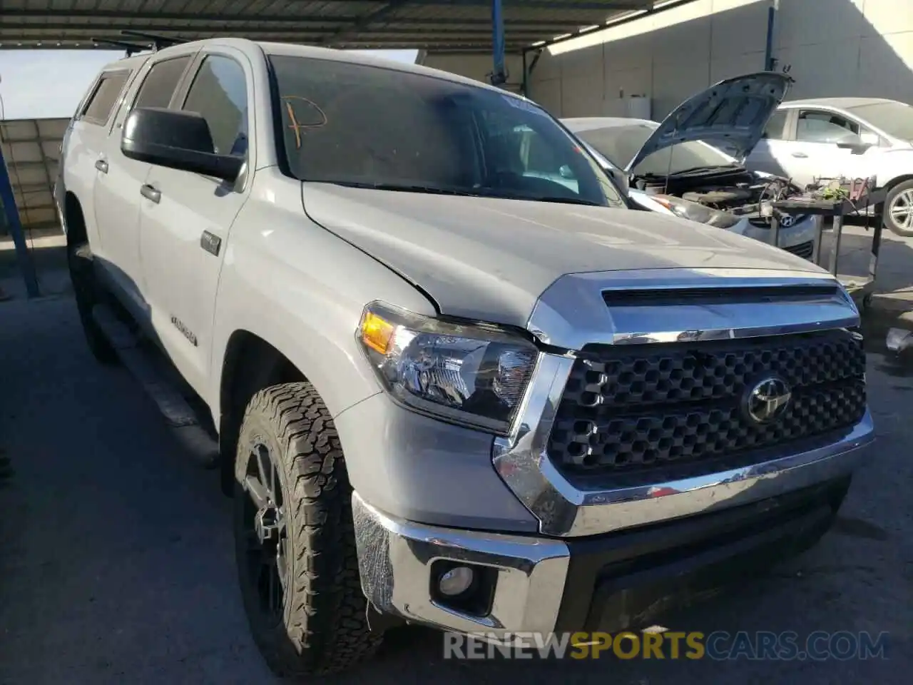 1 Photograph of a damaged car 5TFDY5F11LX889927 TOYOTA TUNDRA 2020