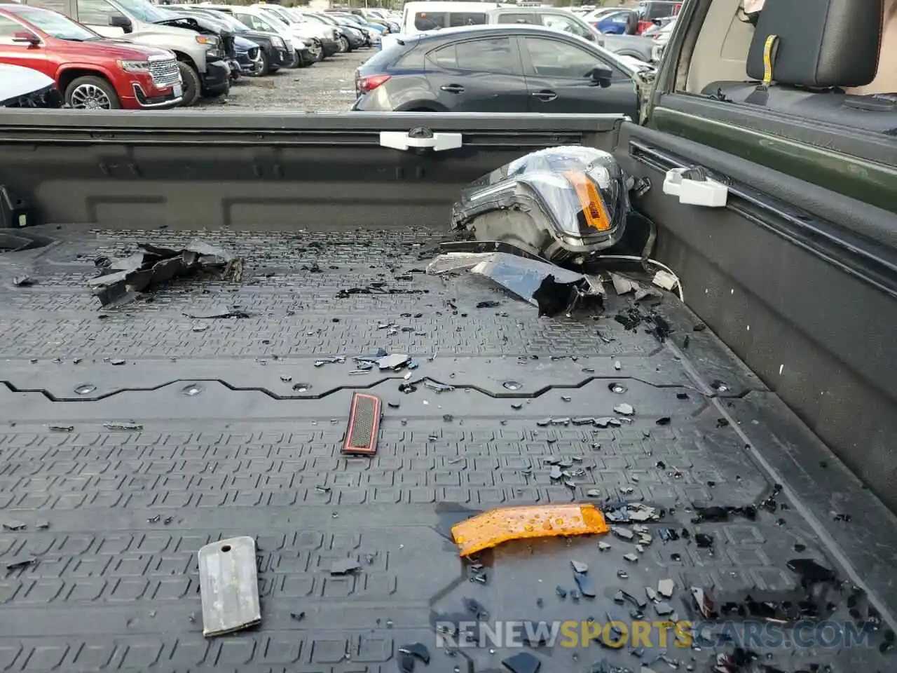 12 Photograph of a damaged car 5TFDY5F11LX924854 TOYOTA TUNDRA 2020