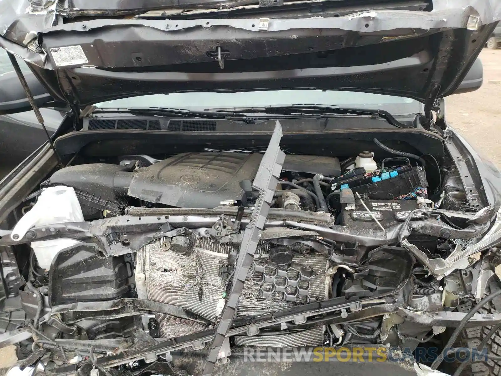 7 Photograph of a damaged car 5TFDY5F11LX941122 TOYOTA TUNDRA 2020