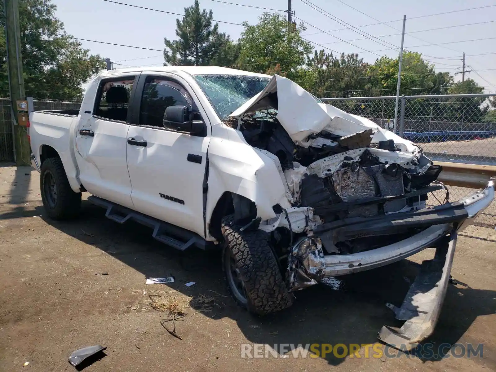 1 Photograph of a damaged car 5TFDY5F12LX890407 TOYOTA TUNDRA 2020