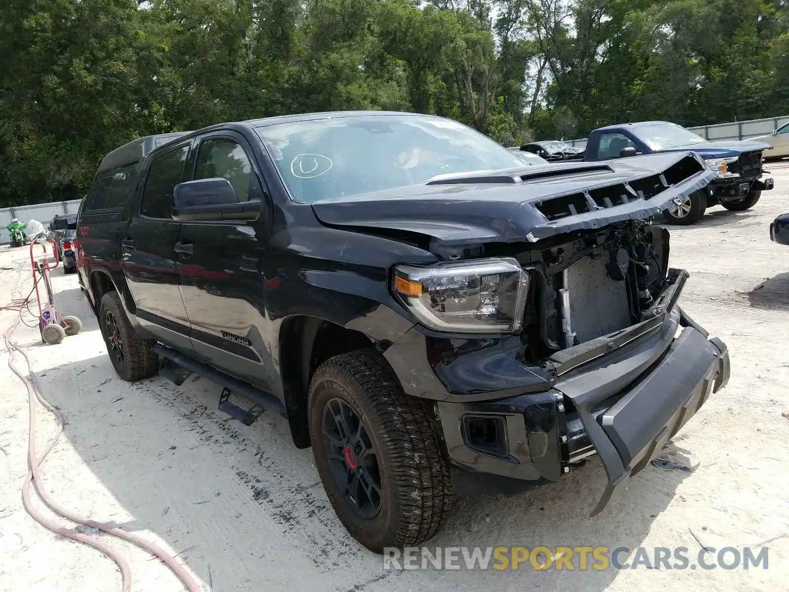 1 Photograph of a damaged car 5TFDY5F12LX907660 TOYOTA TUNDRA 2020